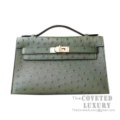 A GREEN OSTRICH 'KELLY' BAG